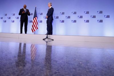 U.S. predicts Ukraine will battle through winter; allies bolster air defenses