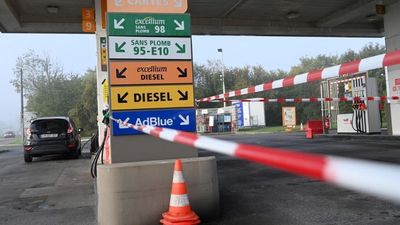 French PM orders staff back to work to unblock fuel depots, but strikes continue