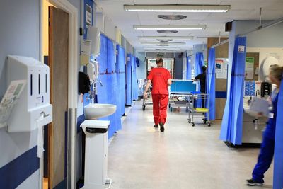 NHS looks at plans to speed up discharge of medically fit patients