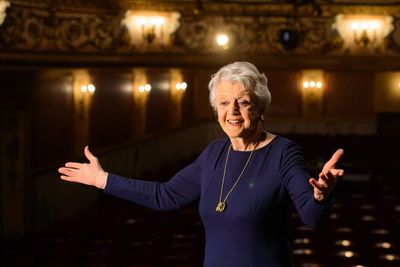 Amazing pictures of Dame Angela Lansbury throughout her life