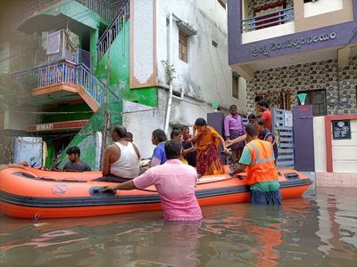 2,000 houses in 15 colonies in Anantapur inundated as rains continue