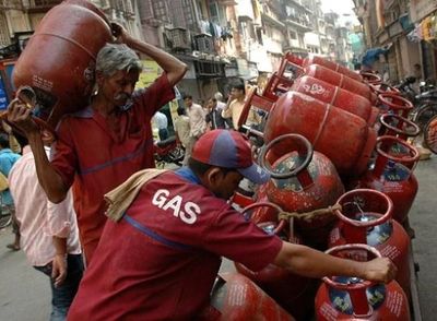Cabinet Okays Rs22k-cr One-Time Grant To 3 State-Run Oil Marketing Firms For Losses In LPG
