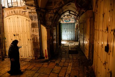 Palestinians protest as Jerusalem refugee camp locked down
