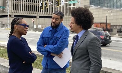 Comedians Eric André and Clayton English sue over Atlanta airport searches