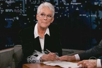 Jamie Lee Curtis signs ‘contract’ confirming Halloween Ends will be the last time she plays Laurie Strode