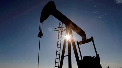 Oil Falls as Strong Dollar and Recession Fears Weigh