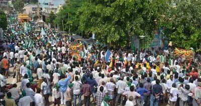 Andhra Pradesh: Tension in Tanuku as YSRCP supporters try to disrupt farmers’ padayatra