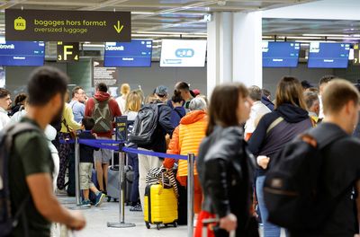 EU extends airport slot rule waiver through winter