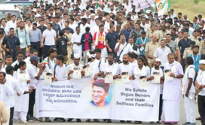 Rahul walks with families of organ donors; 33 Bharat Yatris pledge eyes