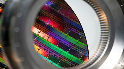 Semiconductor Stocks Look For Bottom As Market Deteriorates