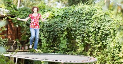 Mum slams 'oblivious' neighbour for buying trampoline to chat over fence