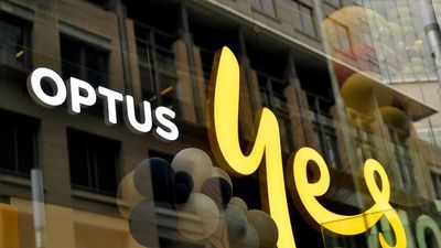 Optus data breach response 'cracking' as cyber support charity fields 15,000 queries and counting