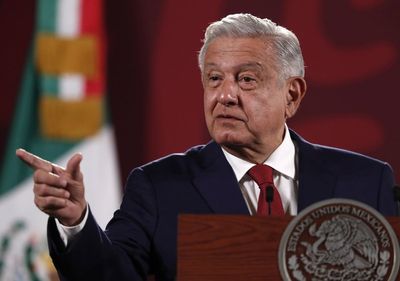 Mexico’s president condemns Greg Abbott’s ‘offensive’ migrant busing