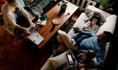 Labour pledges cheap broadband tariff for low-income families