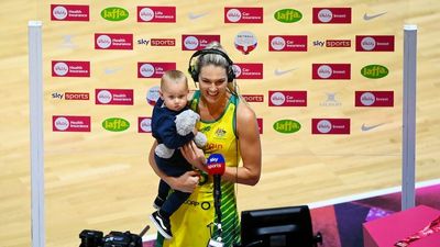 Aussie Diamonds miss Gretel Bueta, as Commonwealth Games gold medallists lose opening Constellation Cup game