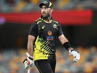 Australia back Maxwell to fix batting woes