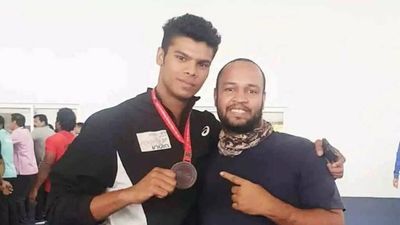 National Games: Coach dies, boxer pays tribute with gold medal