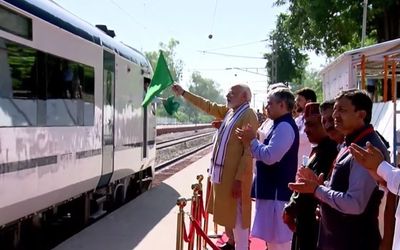 PM Modi Flags Off Vande Bharat Express From Himachal Pradesh's Una