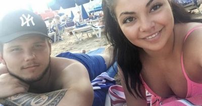 Girlfriend publicly shames partner for epic holiday spelling fail