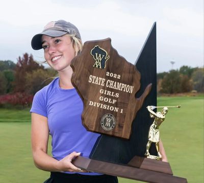Steve Stricker’s daughter Izzi followed his Champions Tour victory by using four straight birdies to win a state title