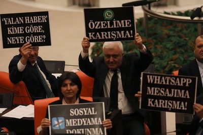 Turkish parliament OKs disputed bill to fight disinformation