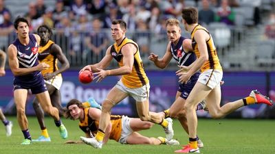 Jaeger O'Meara targeting AFL finals, flags with Fremantle after tearful Hawthorn farewell