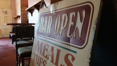 Kalgoorlie pub Flanagan's Bar closed for two years due to lack of staff post-COVID