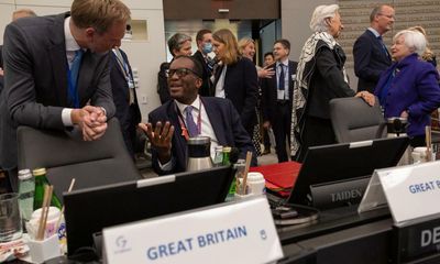 Kwasi Kwarteng dashes home early from US amid tax U-turn chaos