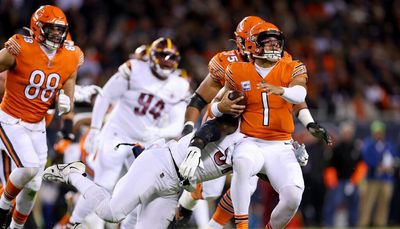 Justin Fields struggles in red zone, Bears trail 3-0 at half