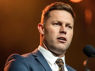 Hawks coach defends his AFL rebuild