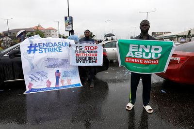 Nigeria’s university lecturers end eight-month strike