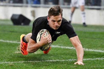 All Blacks utility back Bridge signs for Montpellier