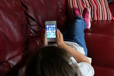 One in three phones worldwide will be thrown away this year, report says