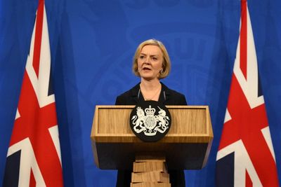 Liz Truss refuses to apologise for tax cut U-turn debacle at 8 minute press conference