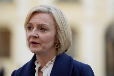 Can Liz Truss outlast a lettuce, UK tabloid asks in Twitter post