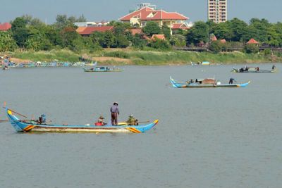 At least 14 children die after ferry sinks in Cambodia's Mekong River