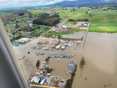 Tas floods dangerous despite eased rain