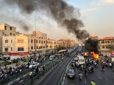 Iranians pour onto streets after Mahsa Amini death