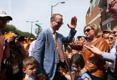 Peyton Manning joins College GameDay as guest picker