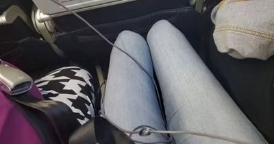 Woman complains she's 'wedged' between obese passengers on flight - then airline replies