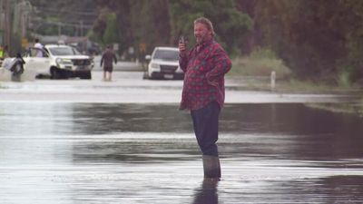 Flood evacuations reach northern Victoria, with Tasmania on high alert, as NSW begins clean-up