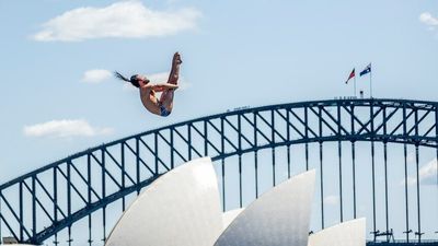 Rhiannan Iffland wins spectacular Sydney Harbour cliff diving event