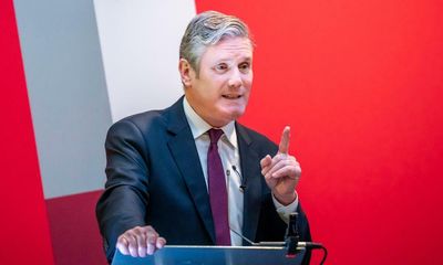 Keir Starmer criticises ‘grotesque chaos’ under Liz Truss government