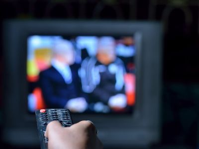 Study finds eating healthy and avoiding the news best protected people’s mental health during pandemic