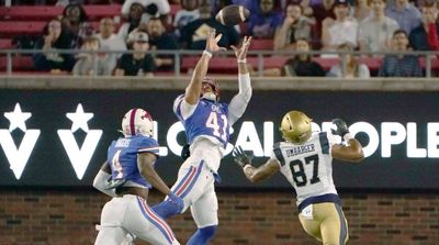 SMU-Navy Delayed After Mascot Went to Bathroom on Field