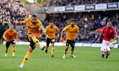 Neves scores penalty and Sá saves one to edge Wolves past Nottingham Forest