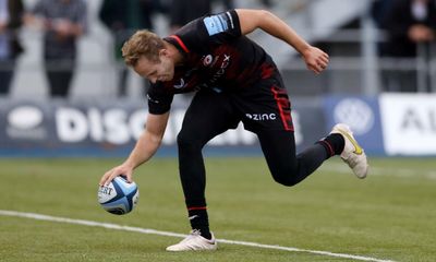 Saracens hold on for Premiership win despite rousing Bath fightback