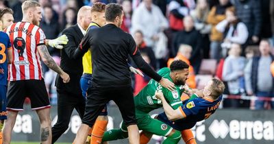 Sheffield Utd vs Blackpool erupts into chaos after late goal as four players sent off