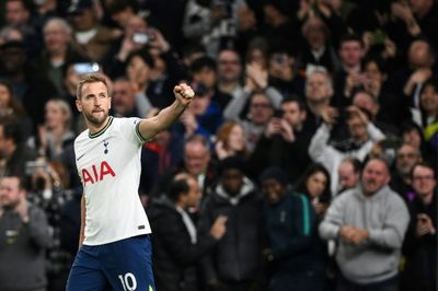 Tottenham face Richarlison scare after Kane closes gap on leaders Arsenal