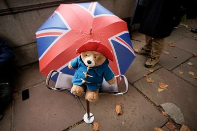 Hundreds of Paddington bears left for queen to go to charity